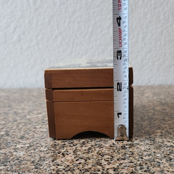 Vintage Wooden Fuji Wind Up Music Box Hummel Art Picture 🎶 Somewhere My Love 🎶 - Picture 14 of 16